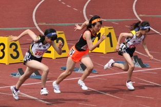 写真-むつ下北地区小学校陸上競技大会1